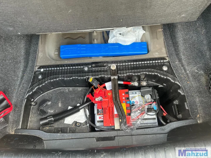 2010-bmw-1-serie-e87-118i-20-n43b20a-b090-bruin-demontage — foto 25