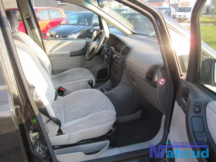 opel-zafira-a-wit-interieur-compleet — foto 4