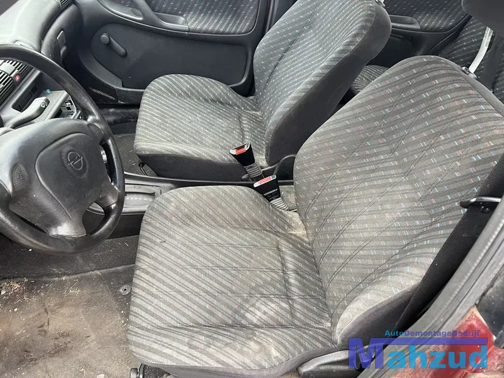 1994-opel-astra-f-hatchback-16i-bruin-z549-x16sz-onderdelen-demontage — foto 11