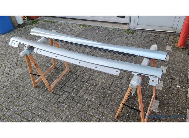 AMG zijskirts Mercedes CLK W209 sideskirts A2096980125 A2096980225