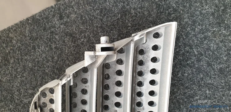 geperforeerde-grille-w169-a-klasse-sport-1698801183-origineel-gebruikt-2005-2012 — foto 5
