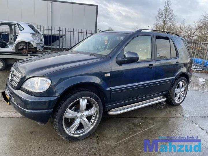 2000-mercedes-mklasse-ml-w163-32-v6-4x4-112942-189-groen-onderdelen — foto 3