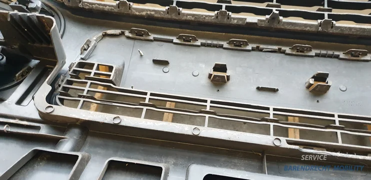 voorbumper-met-grille-citroen-c3-picasso-zilver-origineel-gebruikt-mistlampen — foto 20
