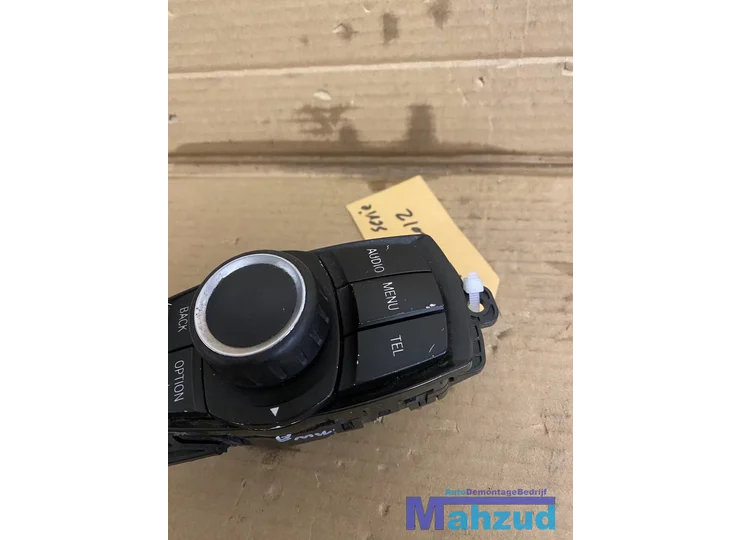 bmw-f20-boordnet-idrive-menu-knop-bediening-2012-033623101