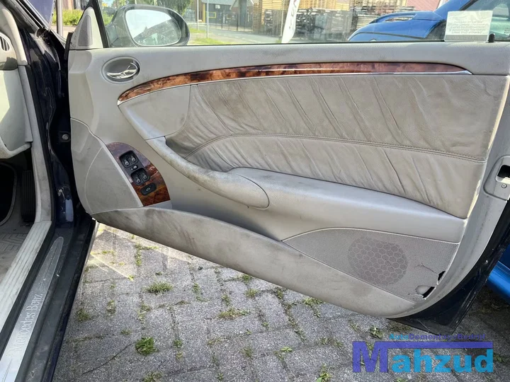 mercedes-clk-w209-cabrio-blauw-onderdelen-demontage — foto 37