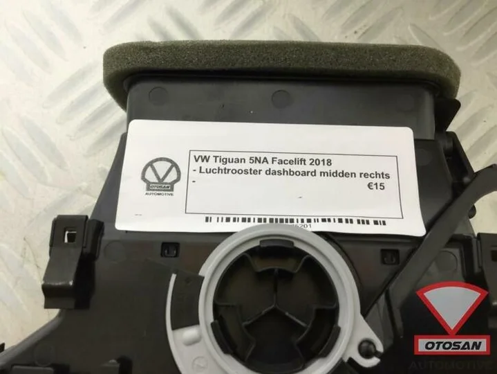 vw-tiguan-5na-2018-luchtrooster-dashboard-rechts — foto 2