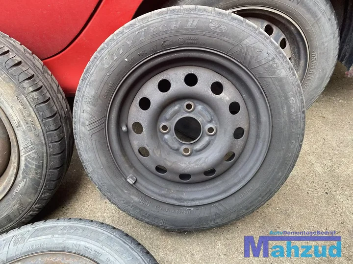 ford-ka-stalen-velgen-banden-165-65-13-inch-4x108-reserve — foto 11
