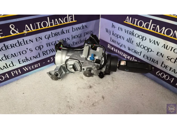 Audi A3 (8P1) bj2004 Sleutels + Contactsloten 1K0905865