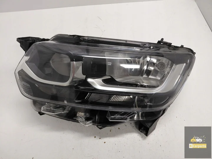 73278187-toyota-proace-city-lamp-links — foto 6