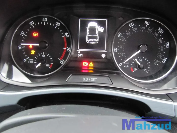 skoda-fabia-3-nj3-10-motorblok-chy-chyb-motor — foto 11