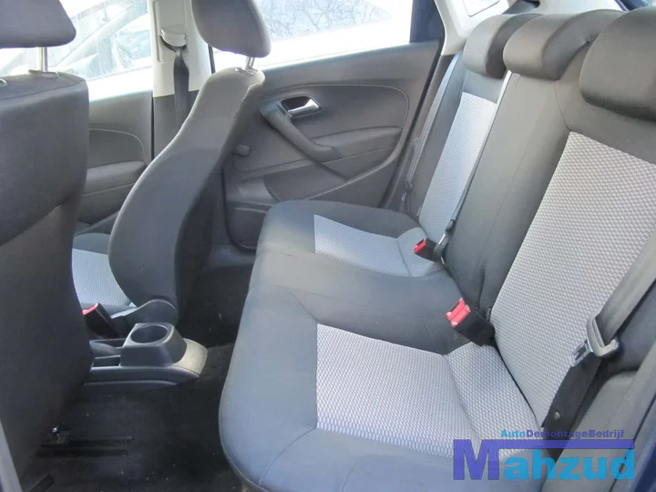 volkswagen-polo-6r-interieur-5-deurs-zwart-grijs-20092015 — foto 3