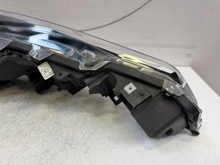 toyota-corolla-led-koplamp-links-8115002s70 — foto 6