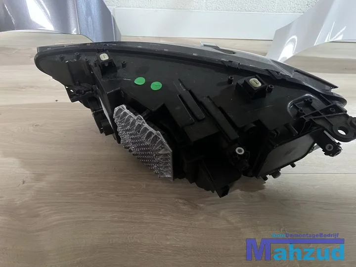 ds-automobiles-ds9-grijs-voorkop-2020 — foto 11