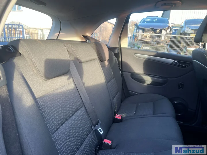 2010-mercedes-b-klasse-w245-b180-zwart-191-266940-demontage-sloop — foto 25