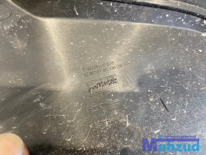 peugeot-108-links-bumper-rooster-mistlamp-afdekkap-814820h110 — foto 3