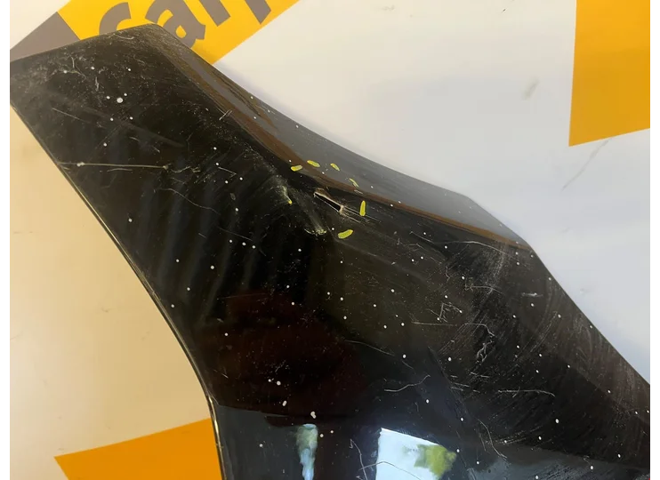 spatbord-volvo-xc60-2-2017-rechts-voor-zijscherm-origineel