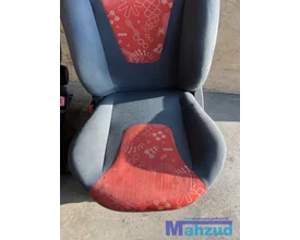 ford-ka-2-zwart-rood-interieur-compleet-20082016 — foto 3