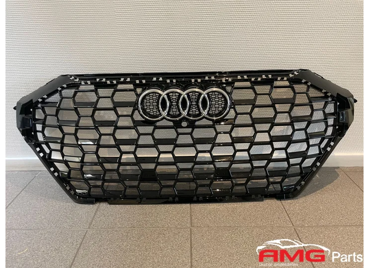 Audi RSQ3 83F Embleem Grille Hoogglans Zwart 83A853651D
