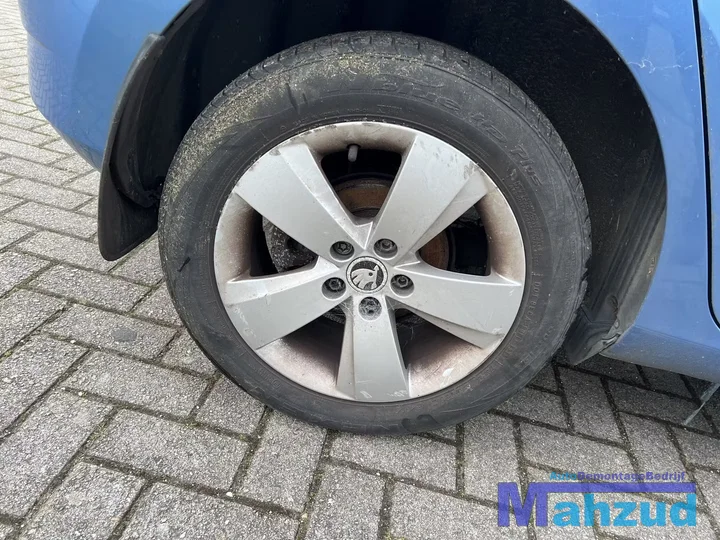 skoda-fabia-3-12-tsi-blauw-lq5x-cjzc-ped-onderdelen-sloop — foto 26
