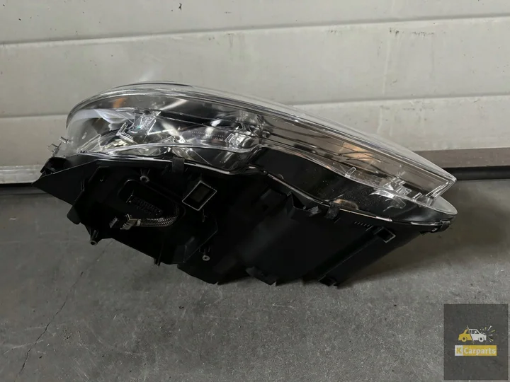 bixenon-rechtsvoor-mercedes-cklasse-w204 — foto 4