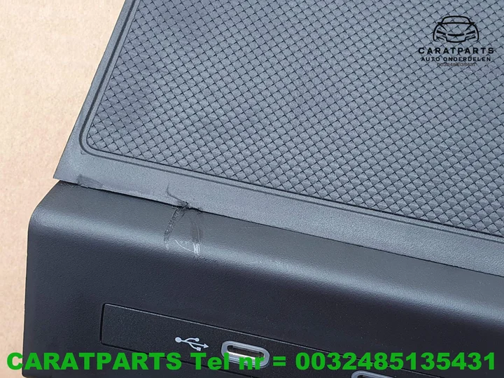 89a035736-audi-q4-e-tron-usb-aansluiting-q4-dubbel-usb-bus — foto 2