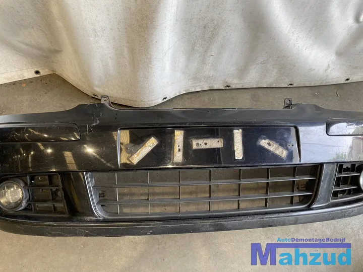 vw-golf-5-v-zwart-voorbumper-met-mistlampen — foto 8