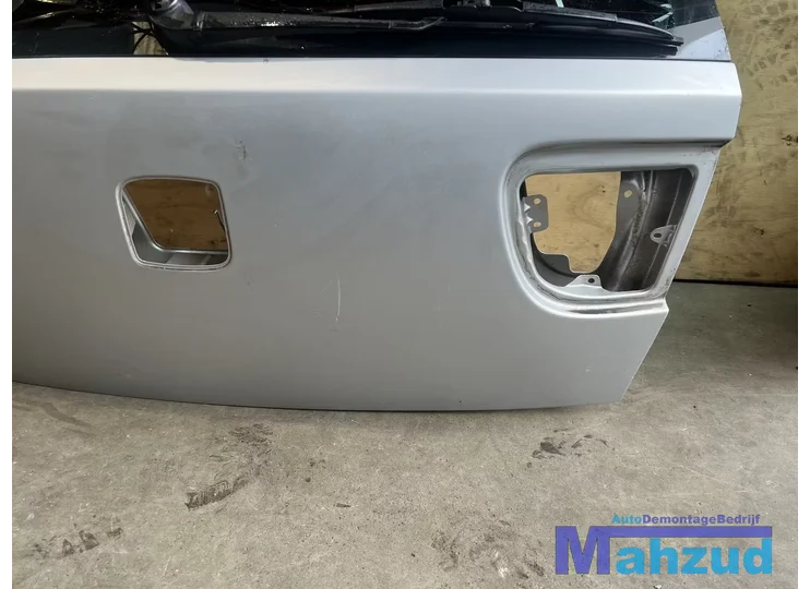 seat-leon-grijs-zilver-ls7n-achterklep-achterdeur