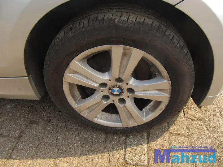 2007-bmw-118d-e81-18d-demontage-sloop-in-onderdelen-8 — foto 12