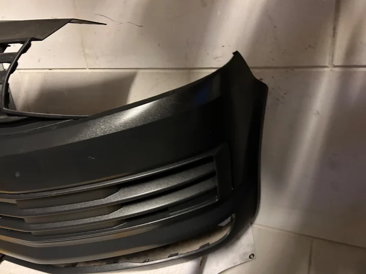 volkswagen-transporter-t6-voorbumper-7e0807221d — foto 3