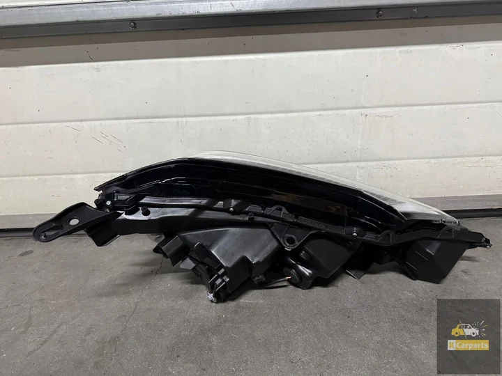 lexus-ux-led-linkerlamp-donker — foto 5