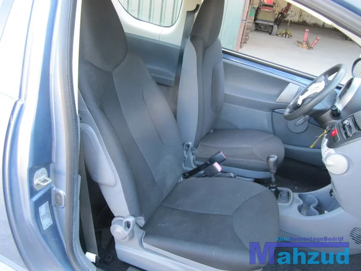 2009-toyota-aygo-10-8r3-demontage-sloop-in-onderdelen-245 — foto 10