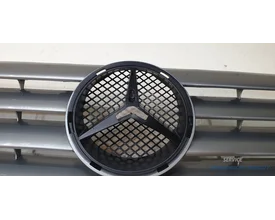 grille-mercedes-cl203-w203-sportcoupe-grijs-metallic-a2038800383-origineel-gebruikt-2001-2006 — foto 4