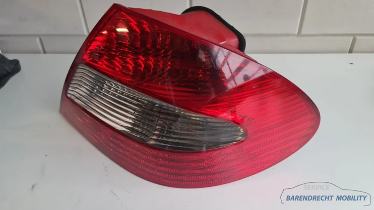 achterlicht-mercedes-w209-a209-c209-clk-facelift-a2098200877-rechts-passagierskant-origineel-nette-staat-gebruikt-2002-2009 — foto 4