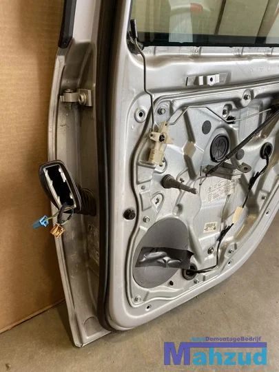 volkswagen-polo-9n-zilver-la7w-rechts-achter-deur-portier — foto 6