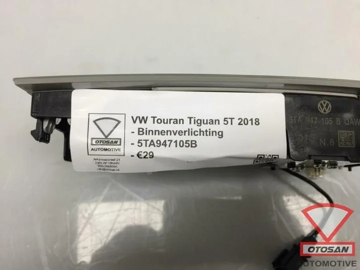 vw-touran-5t-tiguan-2018-binnenverlichting-hemel-5ta947105b — foto 2