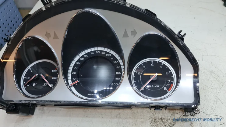 amg-kmteller-mercedes-c-klasse-w204-tacho-mijlen-km-teller204820-rbdj131614-origineel-gebruikt-2008-2014 — foto 4
