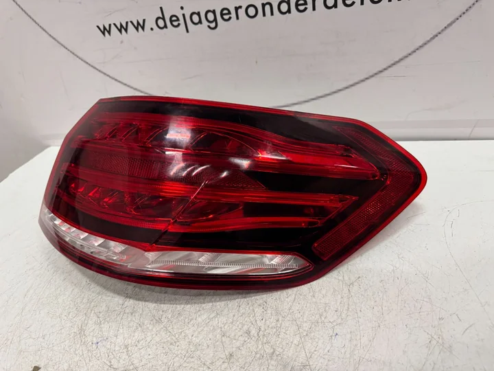 mb-e-klasse-w212-facelift-achterlicht-rechts-a2129060803 — foto 3