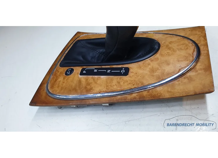 mercedes-w211-s211-e-klasse-elegance-pook-knop-pookknop-a2112671110-zwart-licht-bruin-houten-inleg-origineel-nette-staat-gebruikt-versnellingspookknop-schakelpookknop-schakelen-2002-2003-2004-2005-2006-2007-2008-2009-barendrecht-mobility-service