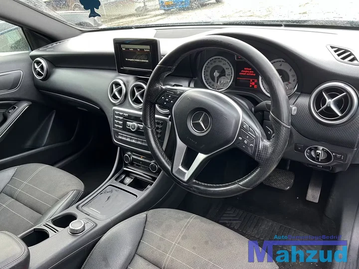 2013-mercedes-a-klasse-w176-18-a200-cdi-651901-onderdelen-blauw — foto 23
