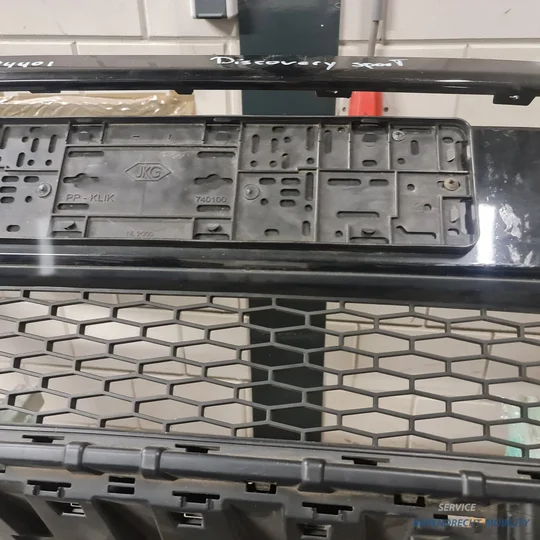 landrover-discovery-sport-voorbumper-voor-bumper-zwart-met-origineel-goede-staat-gebruikt-grill-bumpergrill-grille-2014-2015-2016-2017-2018-2019-2020-barendrecht-mobility-service — foto 10