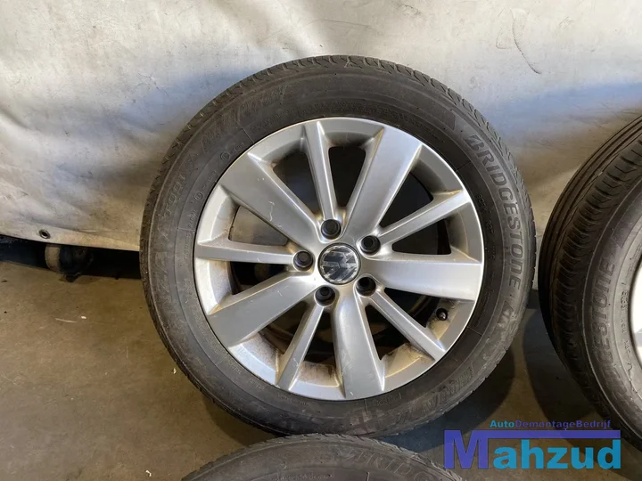 vw-golf-6-velgen-5x112-571-16-inch — foto 4