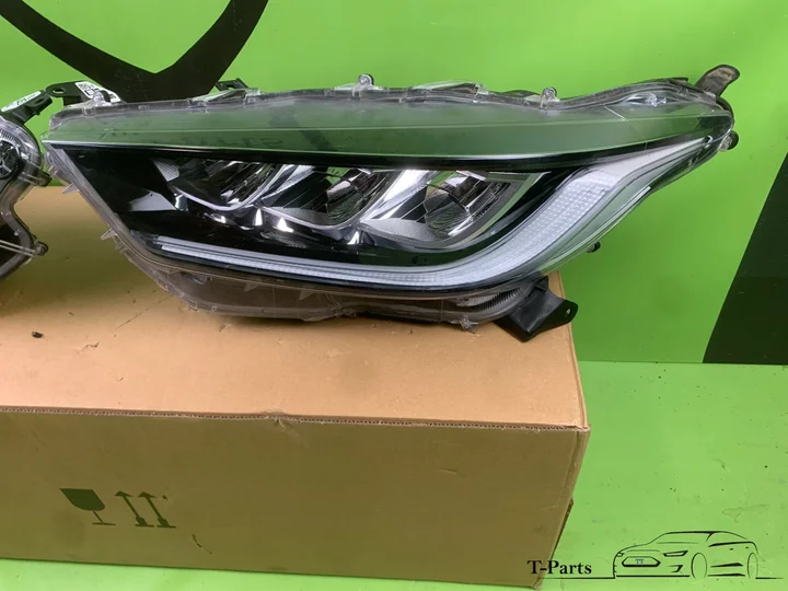 toyota-yaris-koplamp-links-rechts-81110k0080-81150k0080-mazda-2 — foto 3