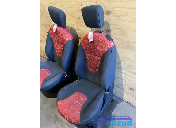 ford-ka-2-rood-compleet-interieur-20082016
