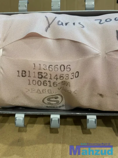 toyota-yaris-p9-dashboard-airbag-passagiers-1136606 — foto 2