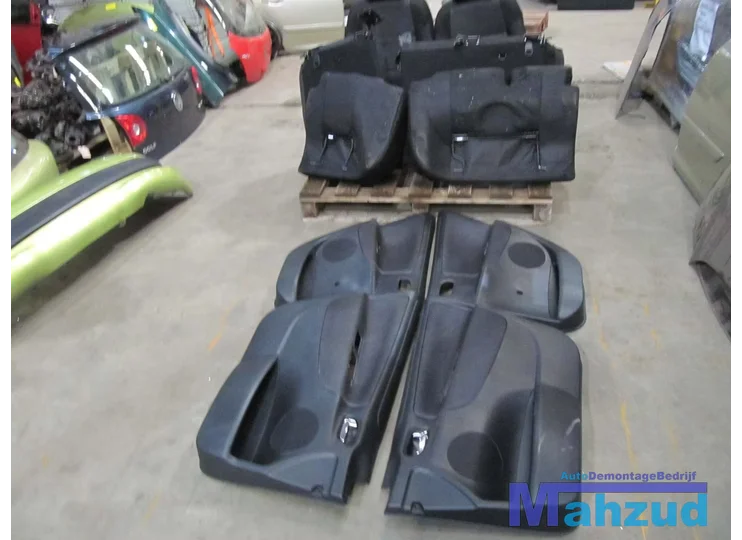 peugeot-207-compleet-interieur-5-deurs-zwart-grijs