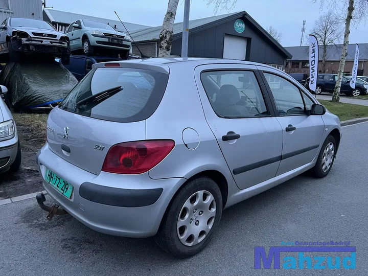 peugeot-307-14-kfw-eycc-zilver-sloop-onderdelen-motor — foto 6