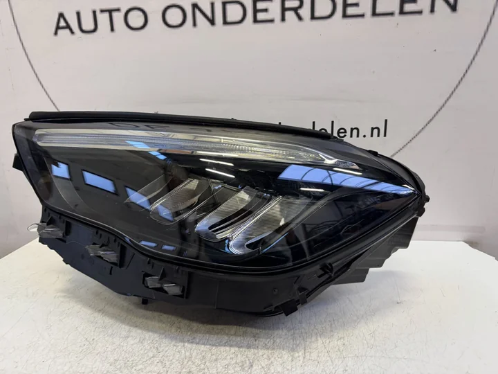 gla-w247-h247-facelift-high-performance-koplamp-a2479066107 — foto 3
