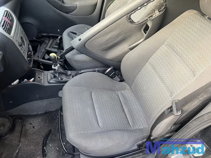 opel-corsa-c-zwart-onderdelen-demontage-20002005 — foto 15