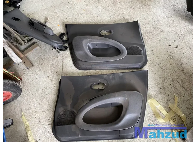 nissan-micra-3-k12-5-deurs-compleet-interieur-voorstoel-bank