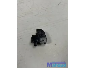 bmw-x4-f26-achterklep-schakelaar-930366201-20132018 — foto 2